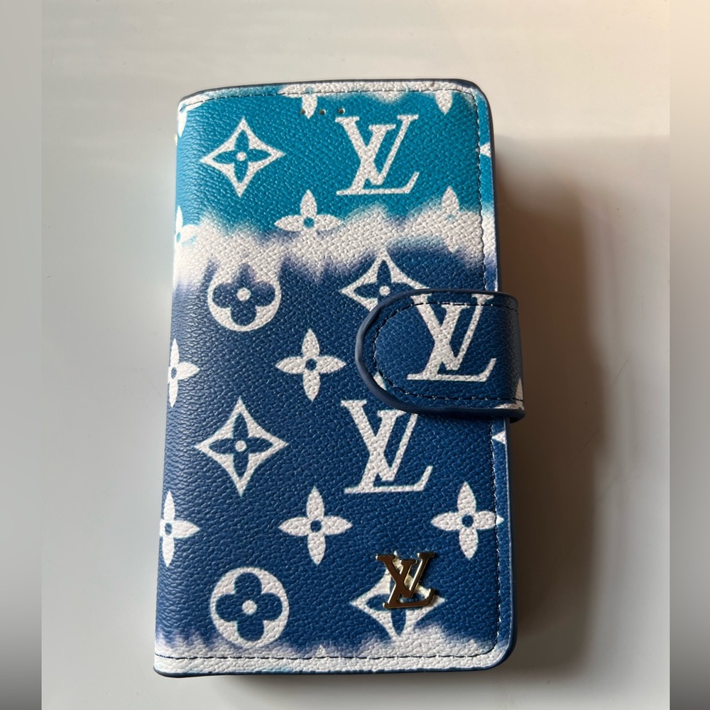 LV Phone case/wallet - Blue tones